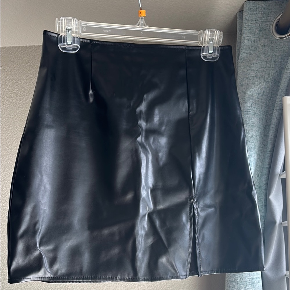 Windsor Black Mini Pencil Skirt with Slit